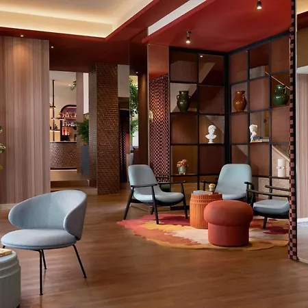 The Spring House Vatican, Tapestry Collection By Hilton 로마